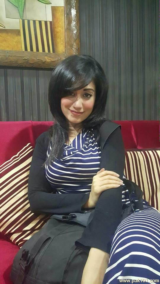 Riz Kamali -Pakistani Television Actress And Host Celebrity