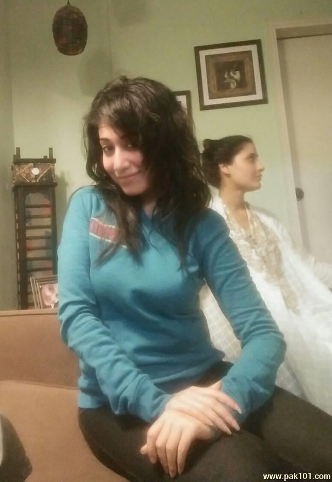 Riz Kamali -Pakistani Television Actress And Host Celebrity