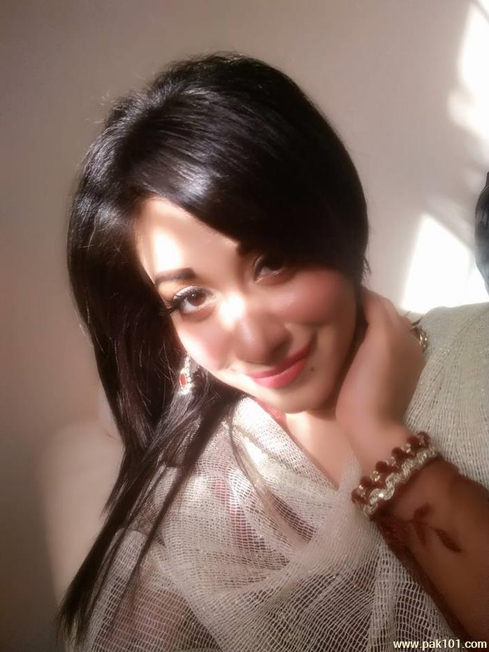 Riz Kamali -Pakistani Television Actress And Host Celebrity