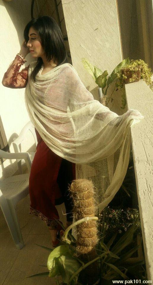 Riz Kamali -Pakistani Television Actress And Host Celebrity