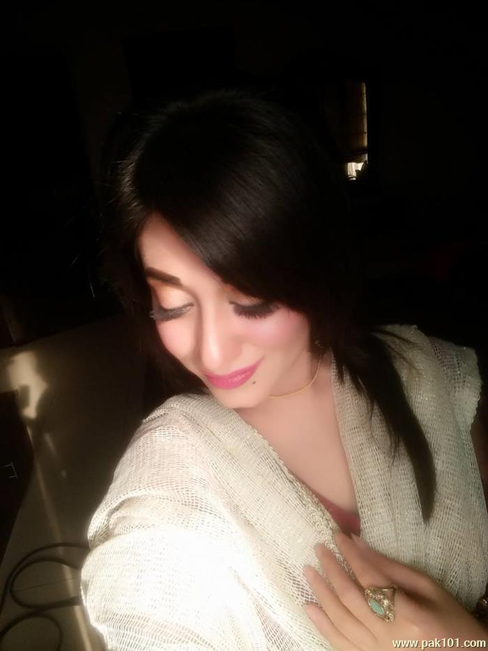 Riz Kamali -Pakistani Television Actress And Host Celebrity