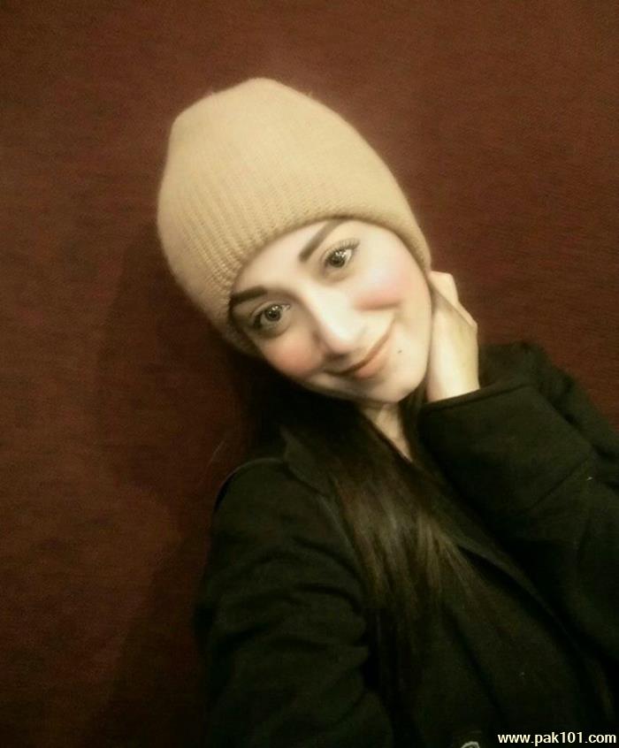 Riz Kamali -Pakistani Television Actress And Host Celebrity