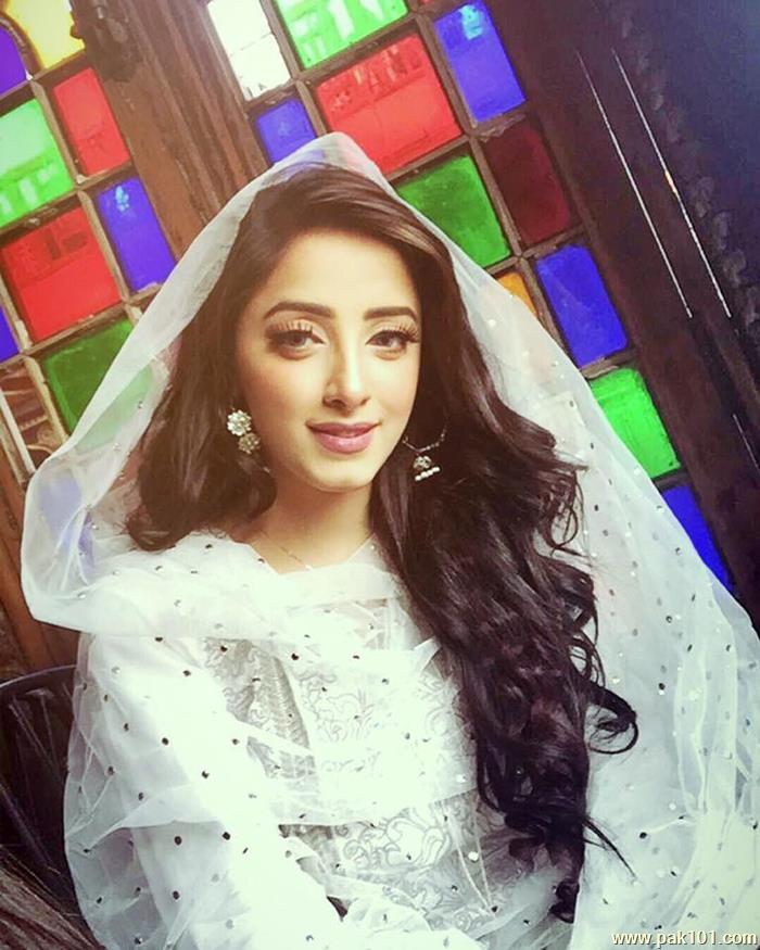 Sanam Chaudhry -Pakistani Television Drama Actress And Fashion Model Celebrity
