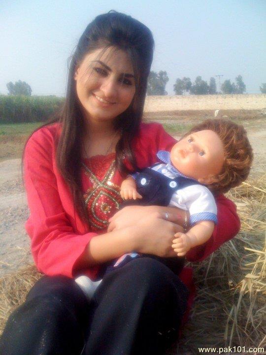 Sataesh Khan -Pakistani Female Television Actress Celebrity