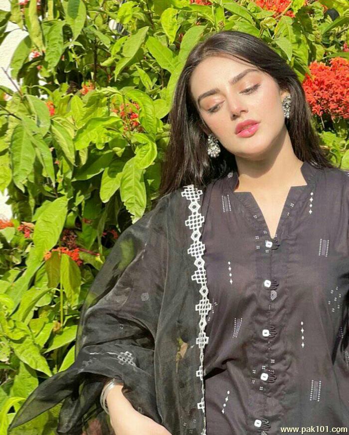 Shazeal Shoukat -Pakistani Television Actress And Fashion Model Celebrity