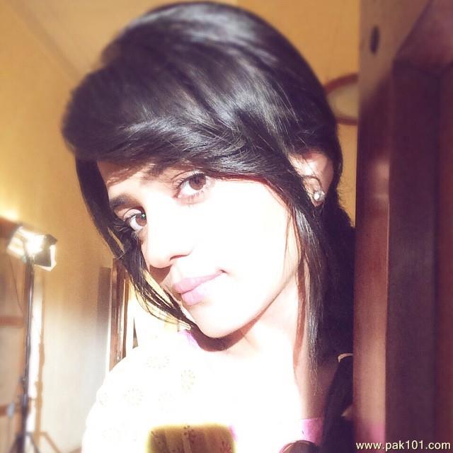 Sumbul Iqbal -Pakistani Female Television Actress Celebrity