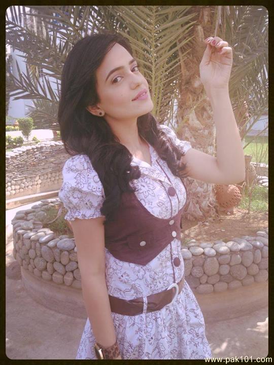 Sumbul Iqbal -Pakistani Female Television Actress Celebrity