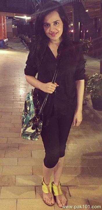 Sumbul Iqbal -Pakistani Female Television Actress Celebrity