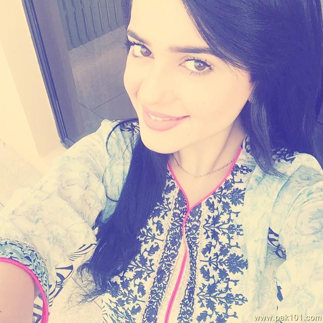 Sumbul Iqbal -Pakistani Female Television Actress Celebrity