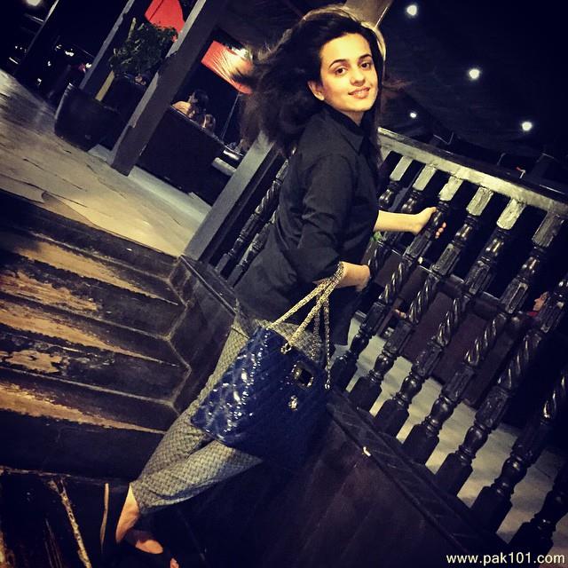 Sumbul Iqbal -Pakistani Female Television Actress Celebrity