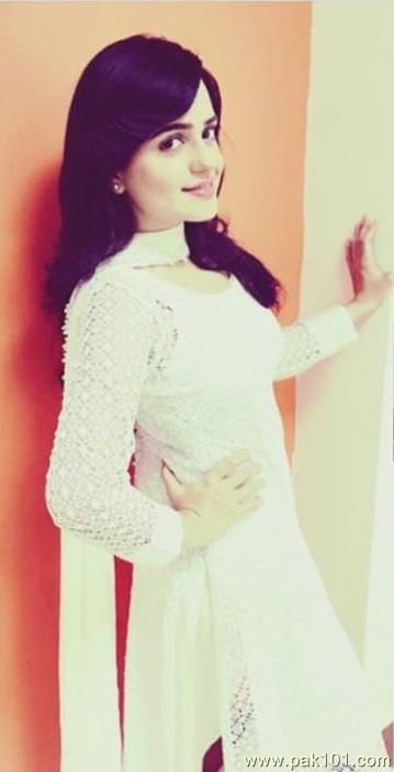 Sumbul Iqbal -Pakistani Female Television Actress Celebrity