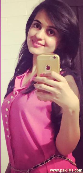 Sumbul Iqbal -Pakistani Female Television Actress Celebrity