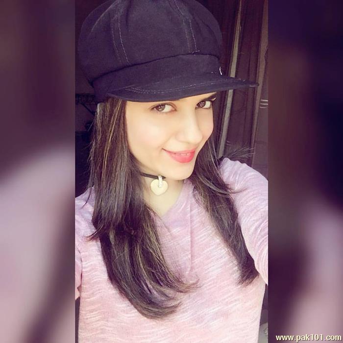 Sumbul Iqbal -Pakistani Female Television Actress Celebrity