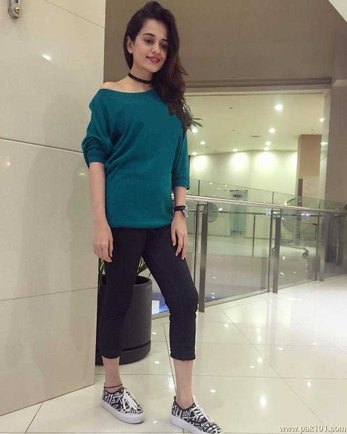 Sumbul Iqbal -Pakistani Female Television Actress Celebrity