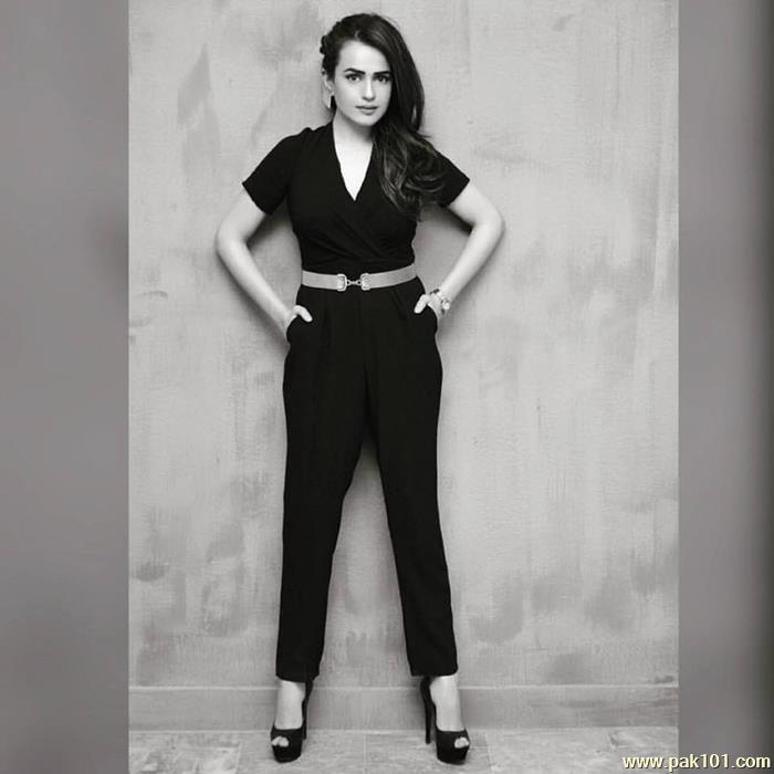 Sumbul Iqbal -Pakistani Female Television Actress Celebrity