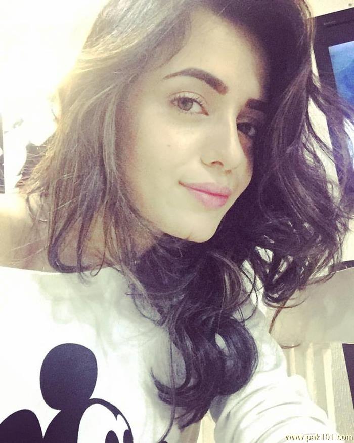 Sumbul Iqbal -Pakistani Female Television Actress Celebrity