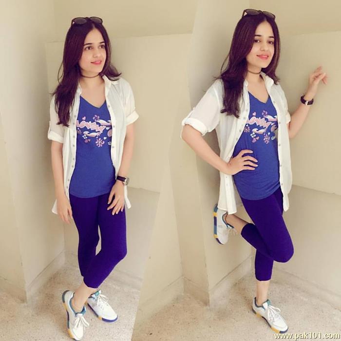 Sumbul Iqbal -Pakistani Female Television Actress Celebrity