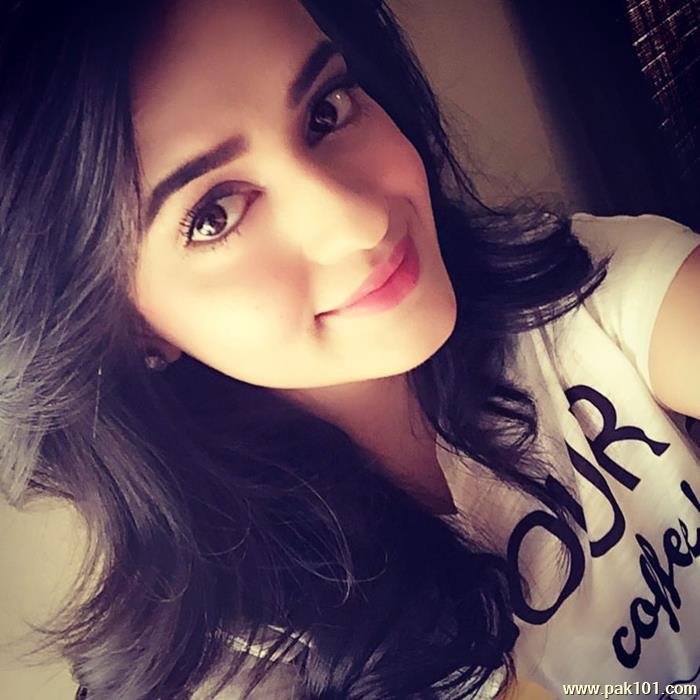Sumbul Iqbal -Pakistani Female Television Actress Celebrity