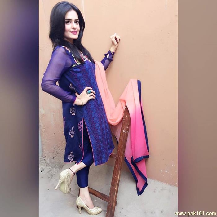 Sumbul Iqbal -Pakistani Female Television Actress Celebrity