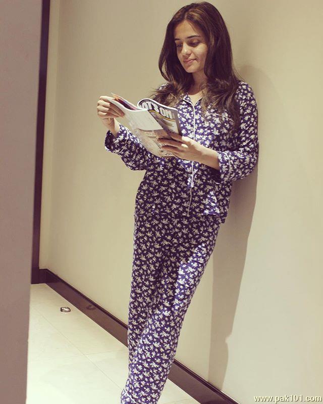 Sumbul Iqbal -Pakistani Female Television Actress Celebrity