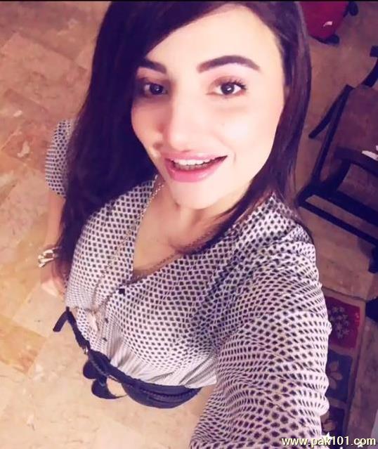 Zainab Jamil -Pakistani Female Model, Host, Anchor And Television Actress Celebrity