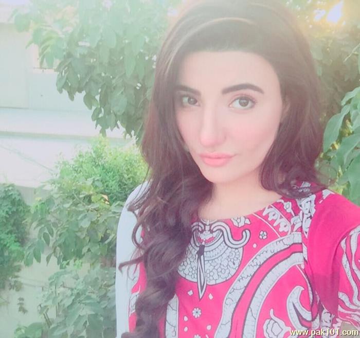 Zainab Jamil -Pakistani Female Model, Host, Anchor And Television Actress Celebrity