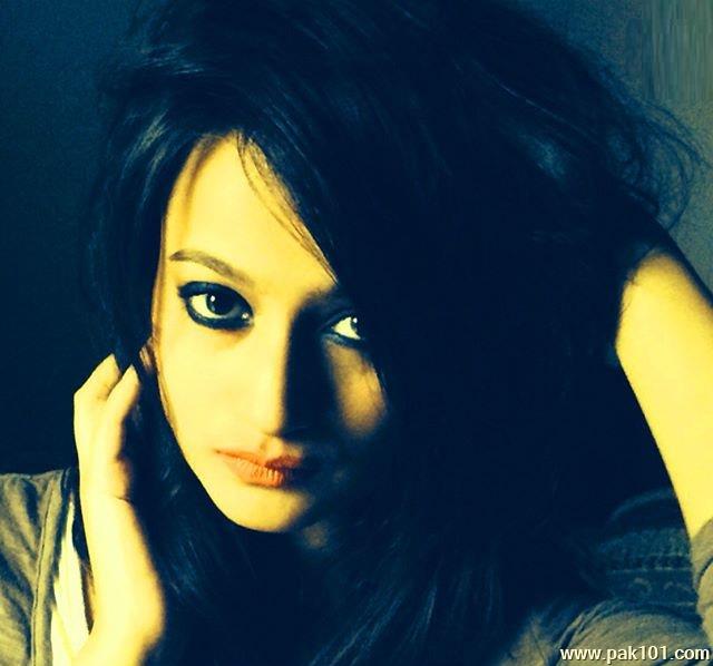 Zarnish Khan -Pakistani Television Drama Actress Celebrity