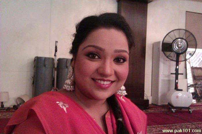 Uroosa Siddiqui -Pakistani Comedian Celebrity