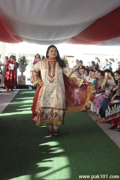 Uroosa Siddiqui -Pakistani Comedian Celebrity