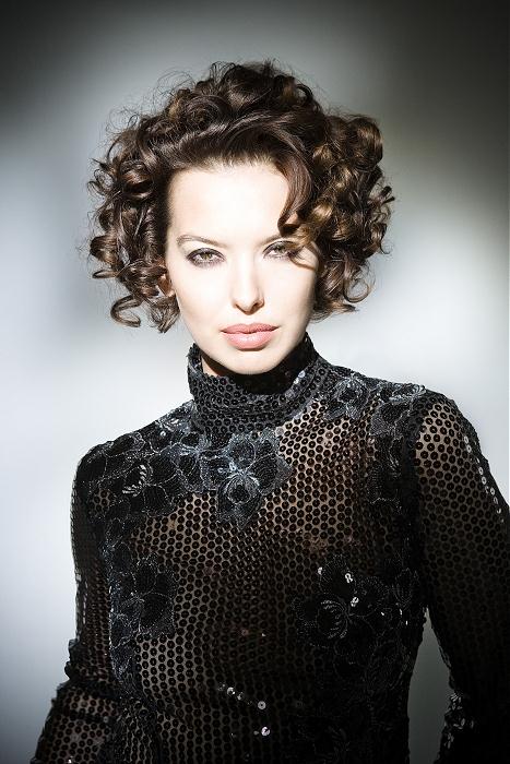 Medium Curly Hairstyle