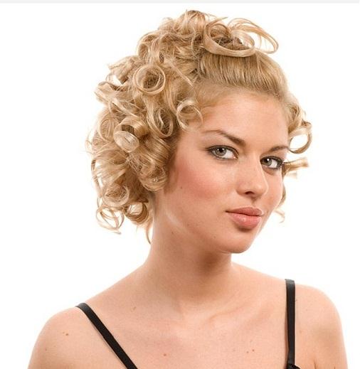 Medium Curly Hairstyle