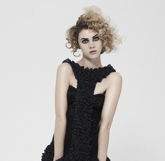 Medium Curly Hairstyle