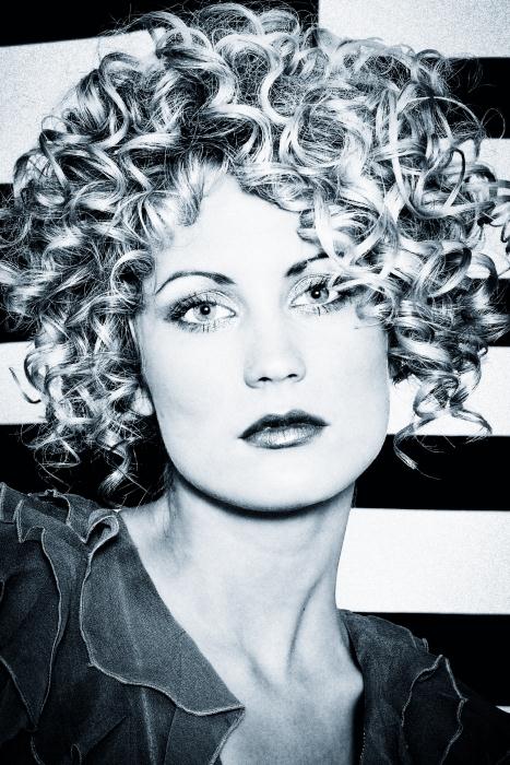 Medium Curly Hairstyle