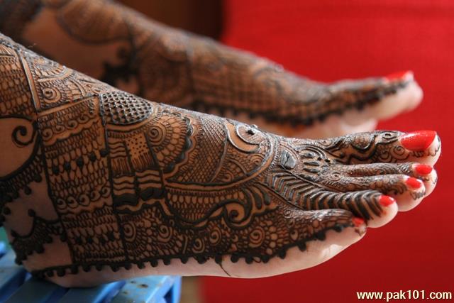 Mehndi Design For Legs