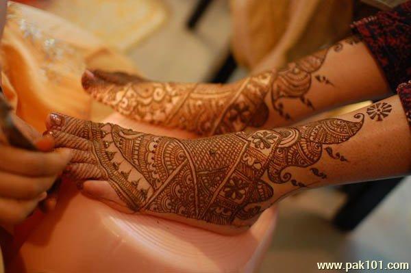 Mehndi Design For Legs