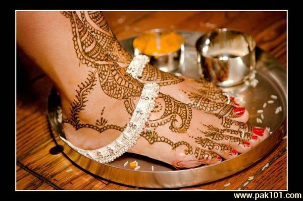 Mehndi Design For Legs