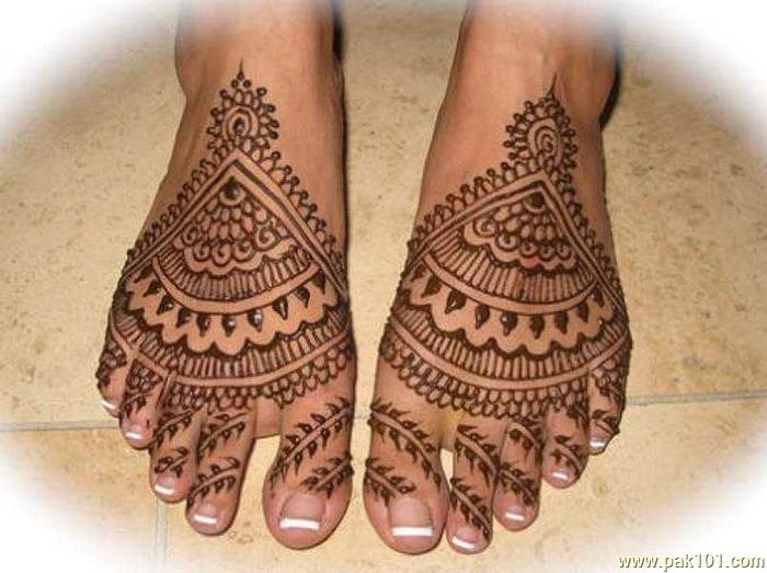 Mehndi Design For Legs