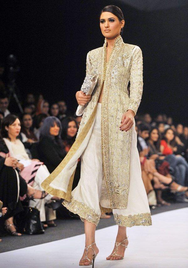 2010 Aeisha Varsey Glamour Wedding Gown 