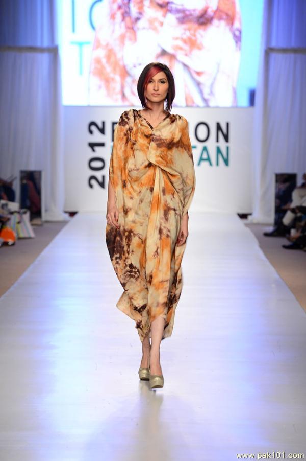 Ayesha Hassan on Fashion Pakistan Week 2012