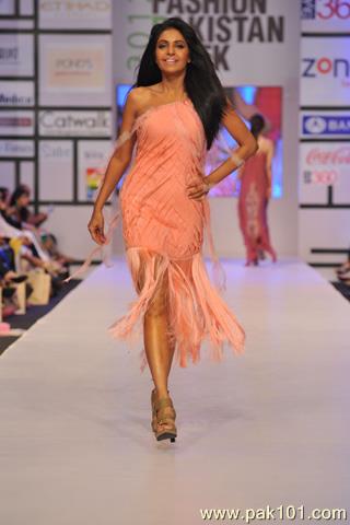 Ayesha Somaiya at Fashion Pakistan Week 2012