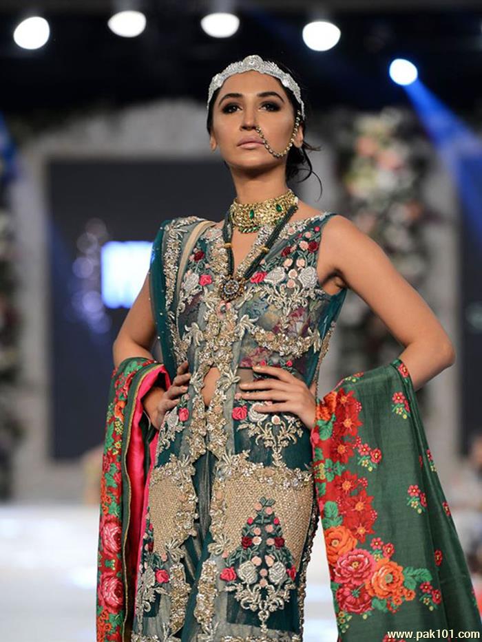 Abid Saleem - Pakistani Fashion Photographer