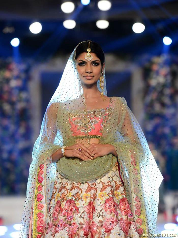 Abid Saleem - Pakistani Fashion Photographer