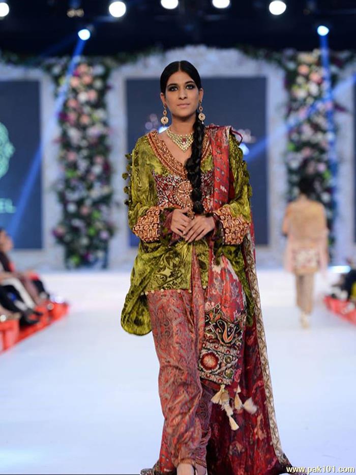 Abid Saleem - Pakistani Fashion Photographer