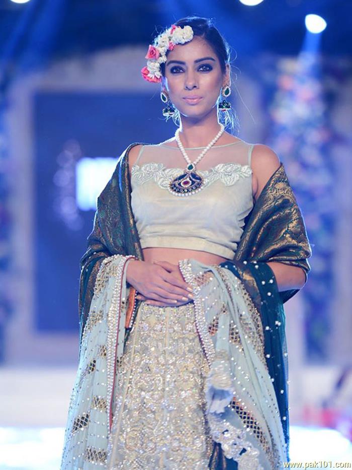 Abid Saleem - Pakistani Fashion Photographer