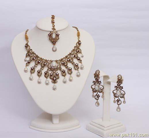 ARY jewellery Necklace
