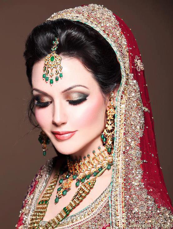 Aisha Linnea Akhtar model