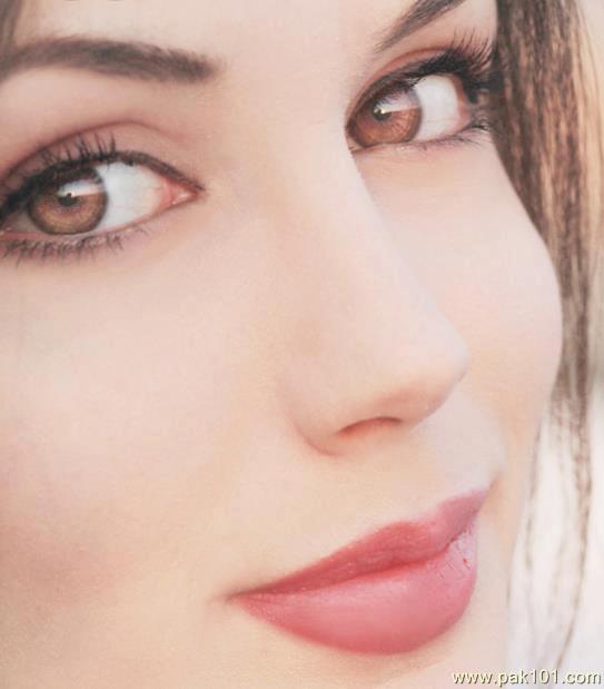 Aisha Linnea Akhtar model