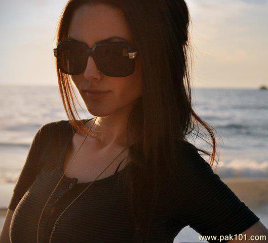 Aisha Linnea Akhtar model