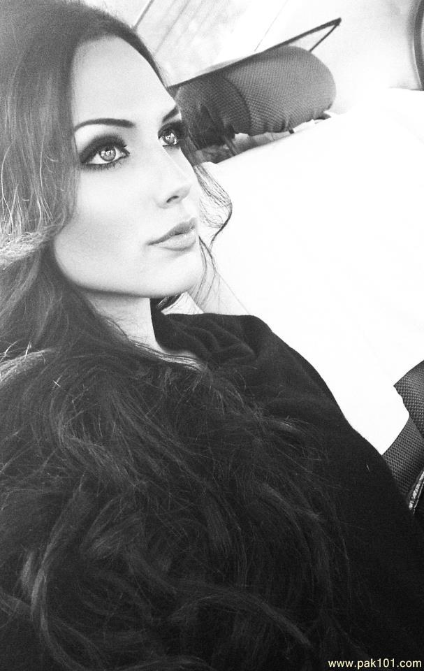 Aisha Linnea Akhtar model