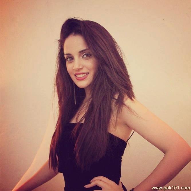 Armeena Rana Khan -Pakistani Female Fashion Model